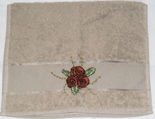 Toalha de lavado, com aplicação em rosas de cetim